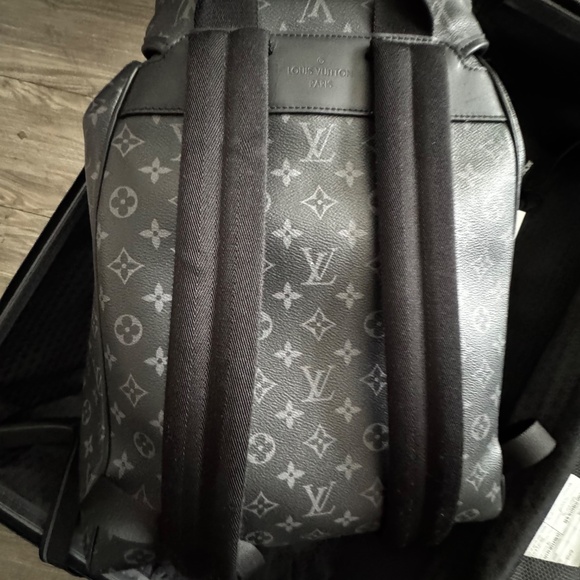 Louis Vuitton Montsouris  Backpack - Picture 3 of 5